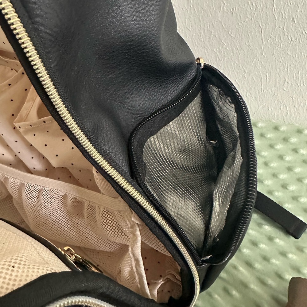 Itzy Ritzy Jetsetter View 4